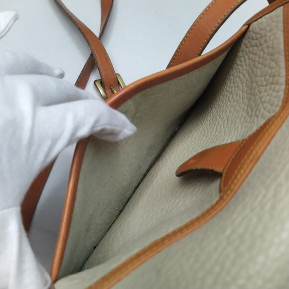 Dooney & Bourke Ivory Leather Flap Closure Crossbody Bag - VTG -Made in USA - Picture 14 of 16